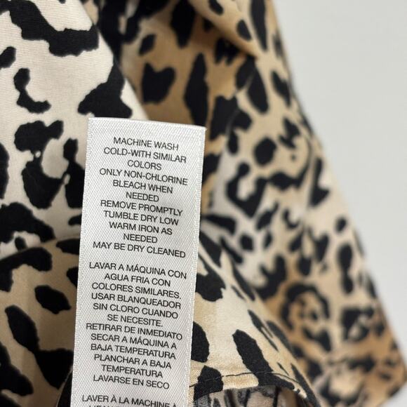 Chico’s Wrinkle-Resistant Leopard Print Tie Top - Size 1 (M) - Picture 7 of 8